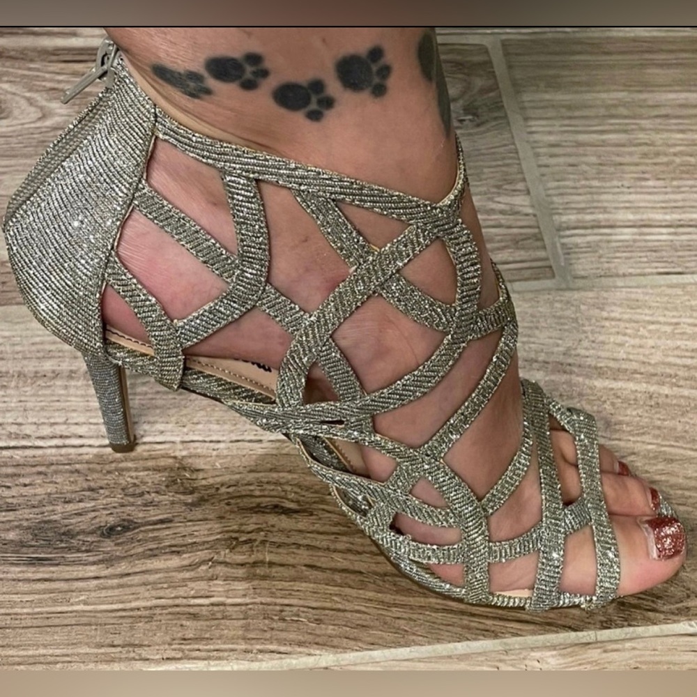 Heels - Picture 6 of 6